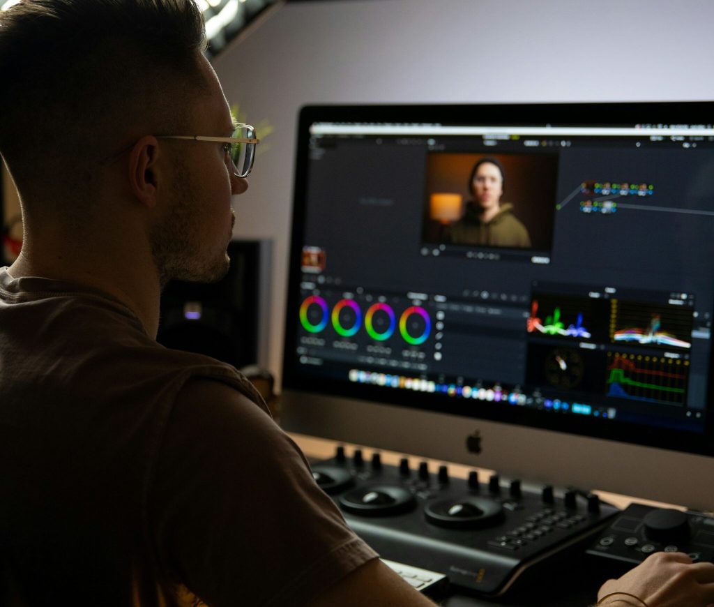 josh-miller-flEEKHvygT4-unsplash